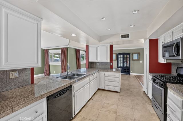 1201 N Lincoln Avenue, Fullerton, CA 92831