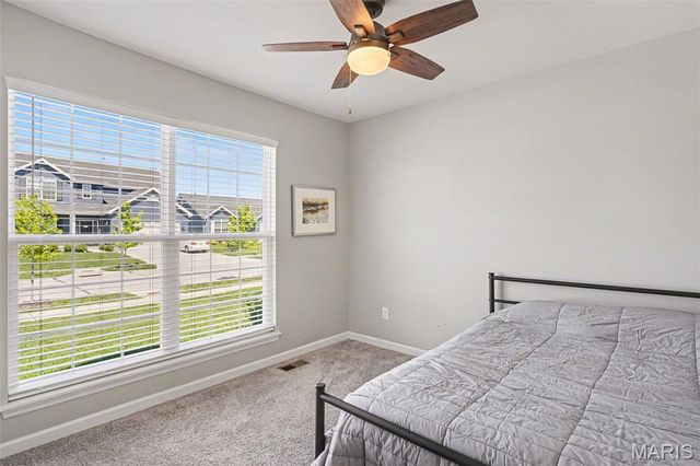 906 Palisades Circle, St Charles, MO 63301