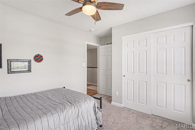 906 Palisades Circle, St Charles, MO 63301