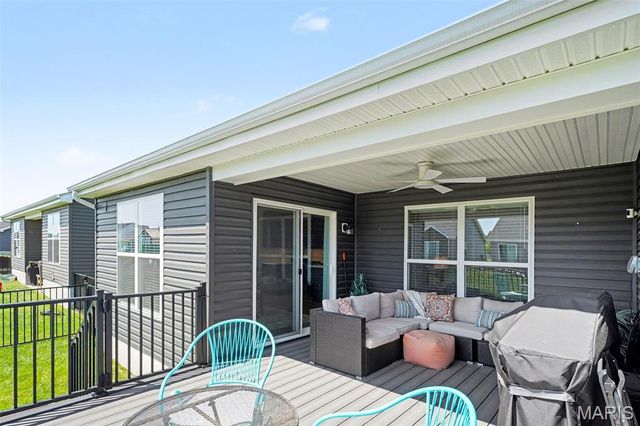 906 Palisades Circle, St Charles, MO 63301