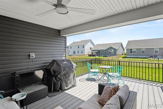 906 Palisades Circle, St Charles, MO 63301