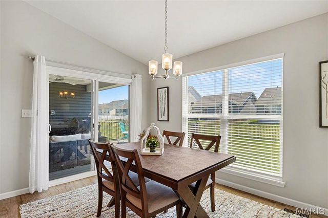 906 Palisades Circle, St Charles, MO 63301