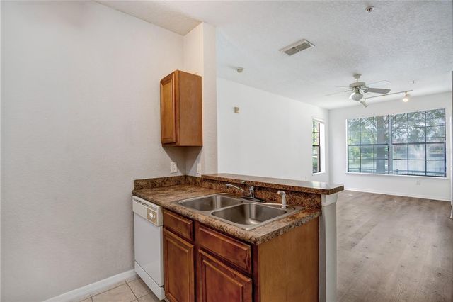 6137 METROWEST BOULEVARD 106, Orlando, FL 32835