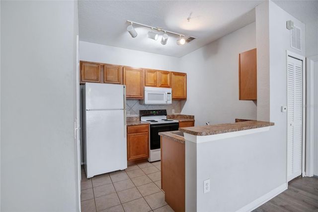 6137 METROWEST BOULEVARD 106, Orlando, FL 32835