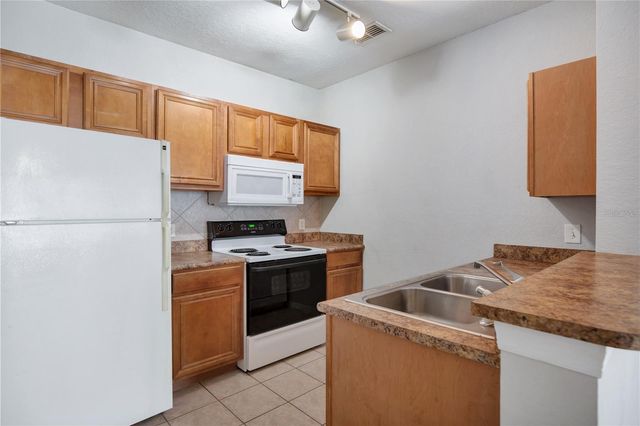 6137 METROWEST BOULEVARD 106, Orlando, FL 32835