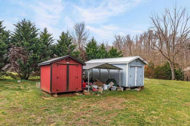 1220 Bob Bullock Rd, Cookeville, TN 38506