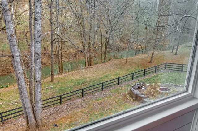 1220 Bob Bullock Rd, Cookeville, TN 38506