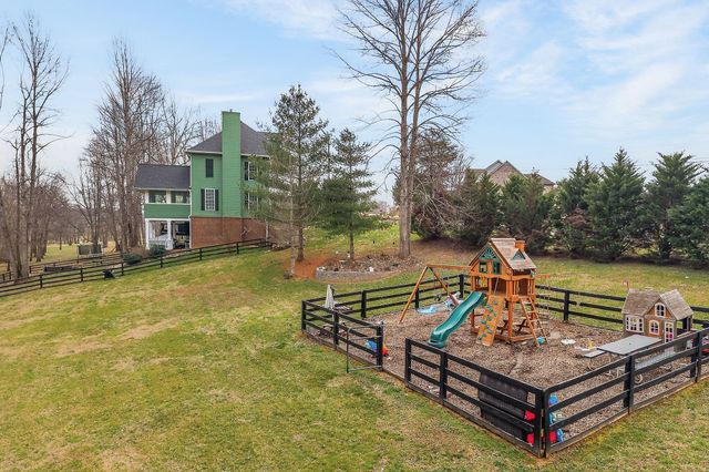 1220 Bob Bullock Rd, Cookeville, TN 38506