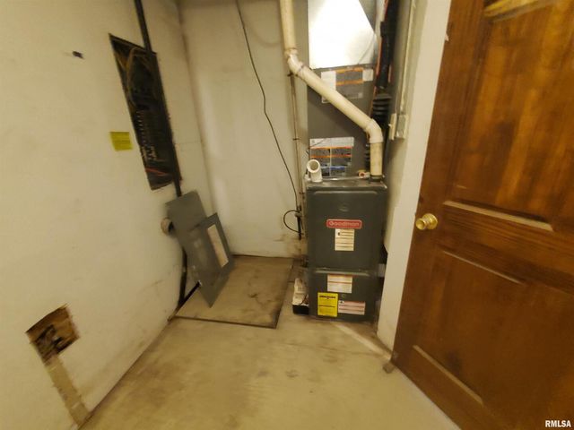 12708 69TH Avenue, Coal Valley, IL 61240