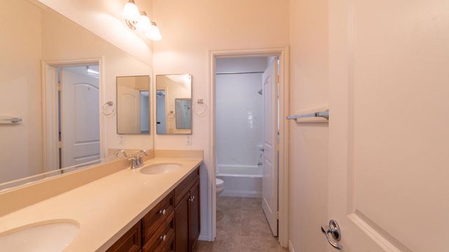 570 Calle Vibrante, Palm Desert, CA 92211