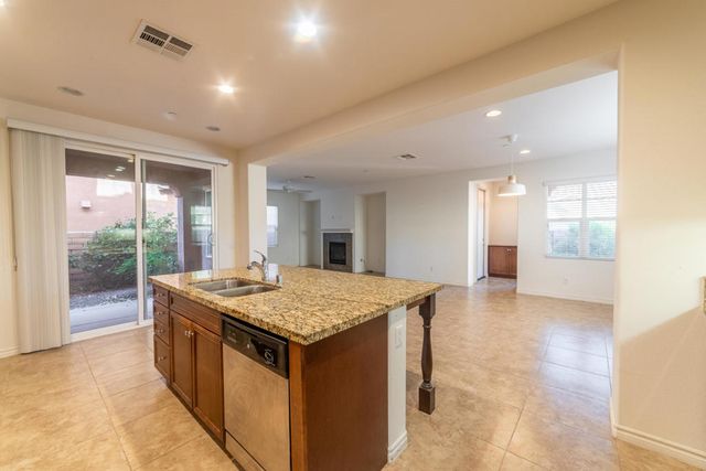 570 Calle Vibrante, Palm Desert, CA 92211