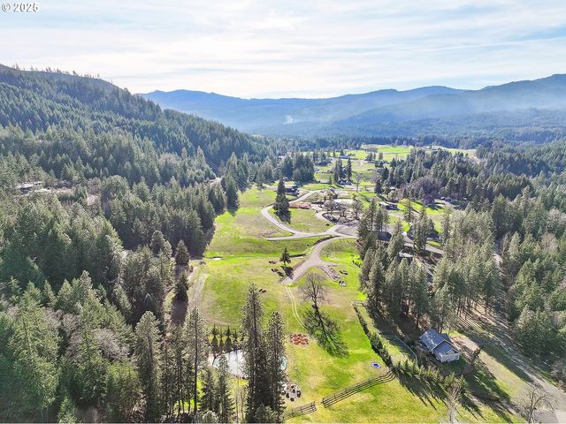 2 Graham Ln, White Salmon, WA 98672