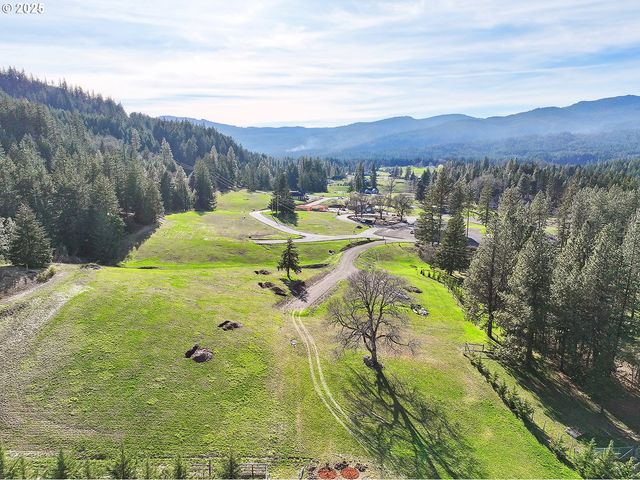 2 Graham Ln, White Salmon, WA 98672