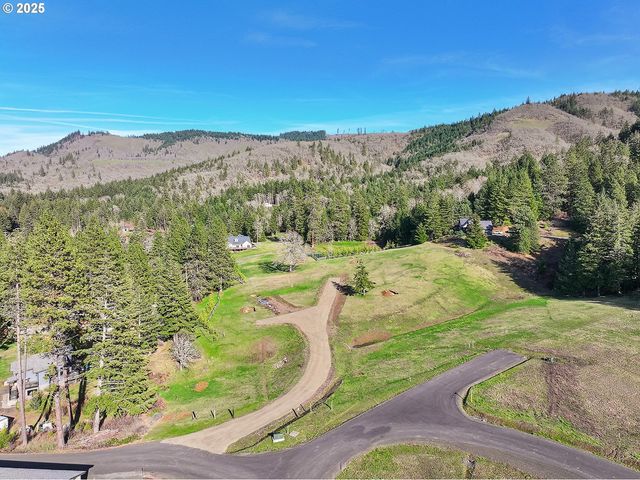 2 Graham Ln, White Salmon, WA 98672