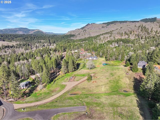 2 Graham Ln, White Salmon, WA 98672