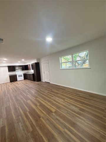 10121 Muskogee Drive, Dallas, TX 75217