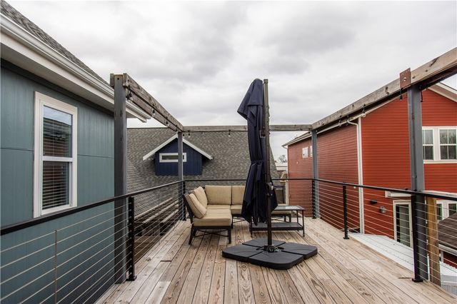 452 SW B Street, Bentonville, AR 72712