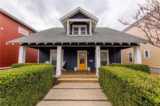 452 SW B Street, Bentonville, AR 72712