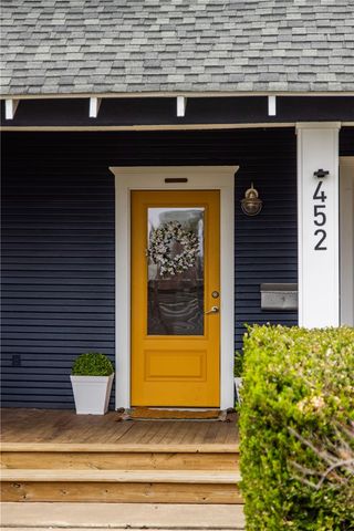 452 SW B Street, Bentonville, AR 72712