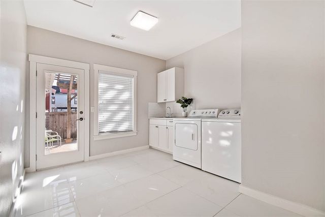 452 SW B Street, Bentonville, AR 72712