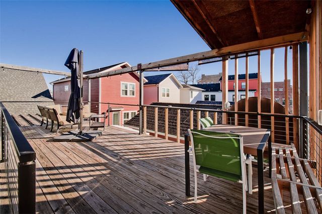 452 SW B Street, Bentonville, AR 72712