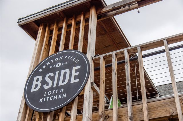 452 SW B Street, Bentonville, AR 72712