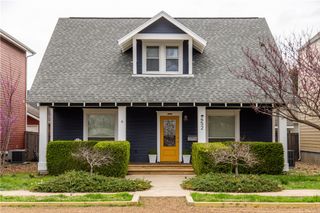 452 SW B Street, Bentonville, AR 72712