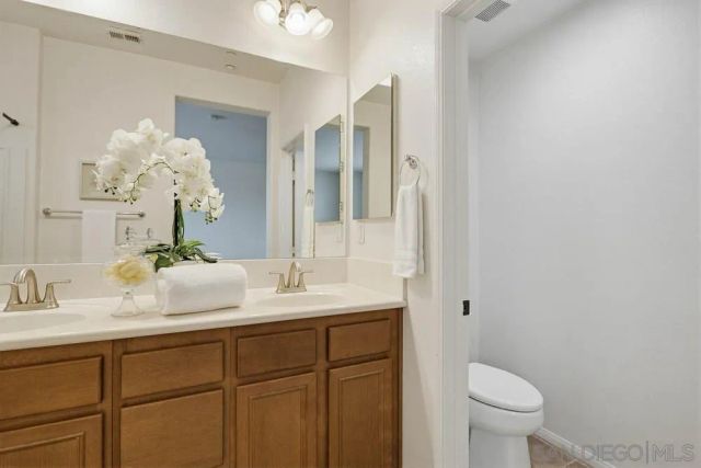 17059 Calle Trevino 5, San Diego, CA 92127