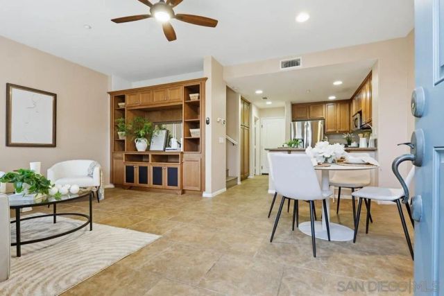 17059 Calle Trevino 5, San Diego, CA 92127