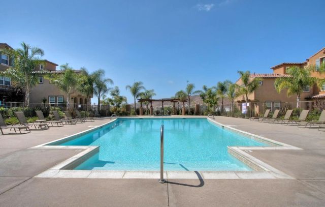 17059 Calle Trevino 5, San Diego, CA 92127