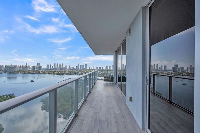 16385 Biscayne Blvd 2707, North Miami Beach, FL 33160