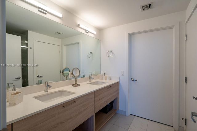 16385 Biscayne Blvd 2707, North Miami Beach, FL 33160