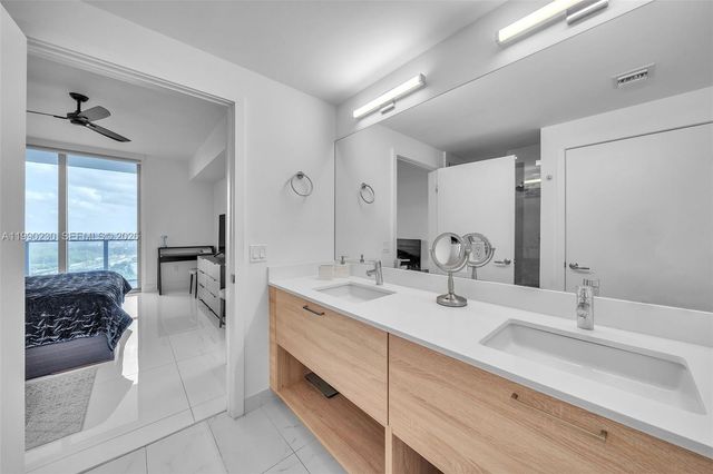 16385 Biscayne Blvd 2707, North Miami Beach, FL 33160