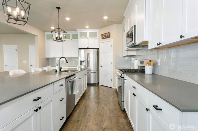 33094 Crystal Avenue SE, Black Diamond, WA 98010