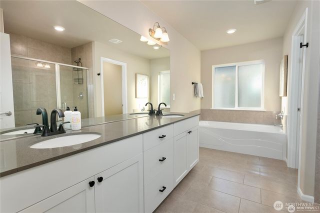 33094 Crystal Avenue SE, Black Diamond, WA 98010