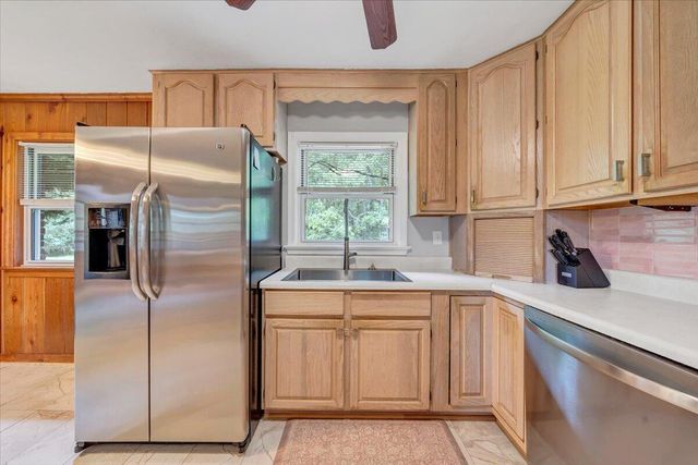 5909 Raintree RD, Roanoke, VA 24018