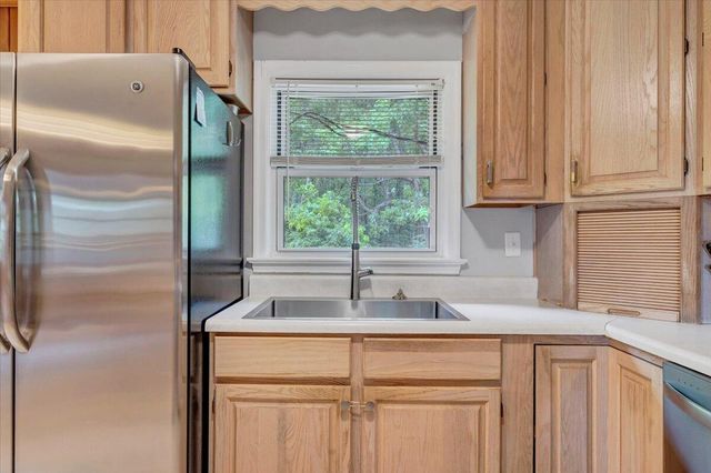5909 Raintree RD, Roanoke, VA 24018