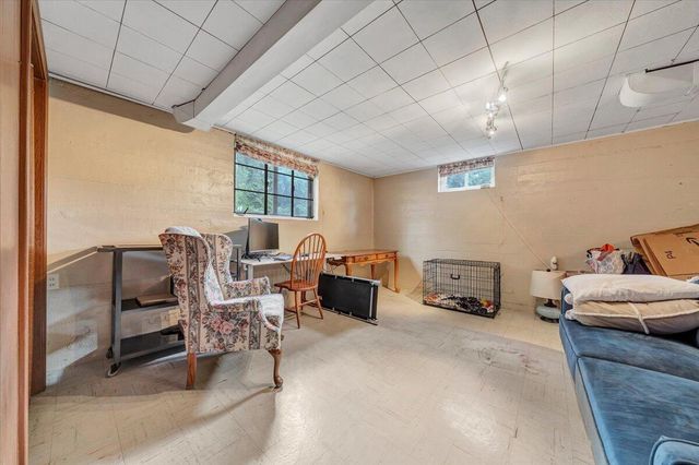 5909 Raintree RD, Roanoke, VA 24018