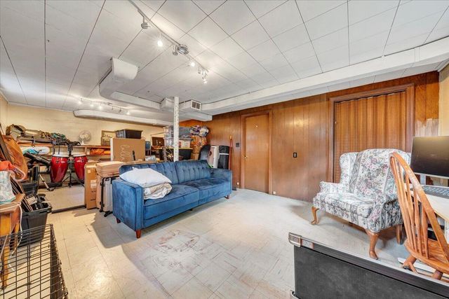 5909 Raintree RD, Roanoke, VA 24018