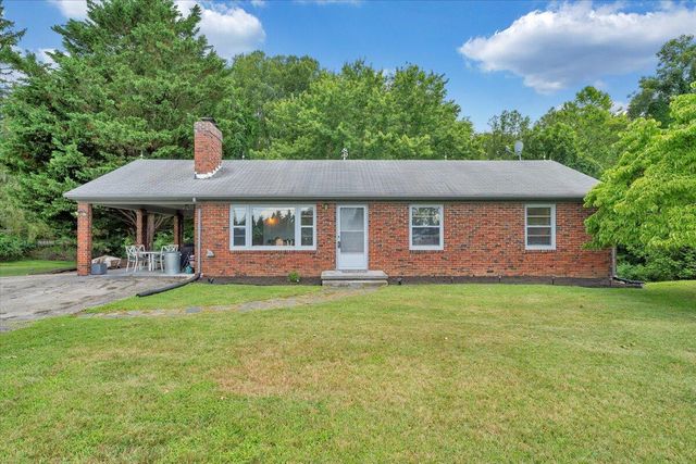 5909 Raintree RD, Roanoke, VA 24018