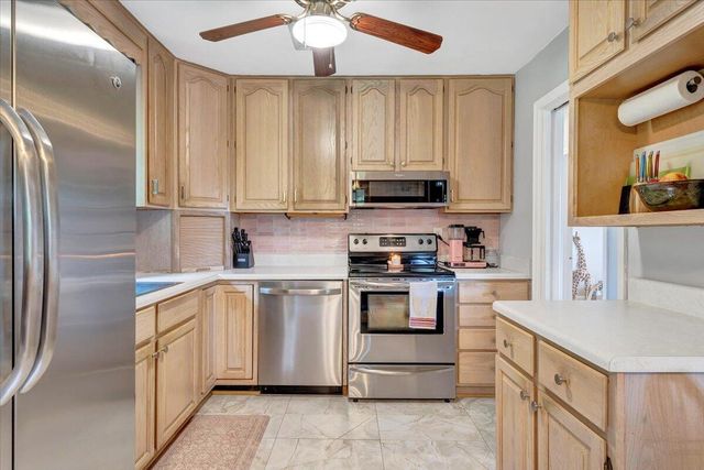 5909 Raintree RD, Roanoke, VA 24018