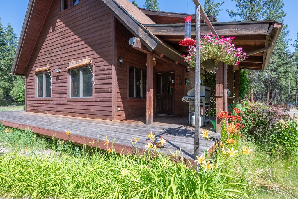 Image 11 of property listing at 80 Pattee Road, Superior, MT 59872
