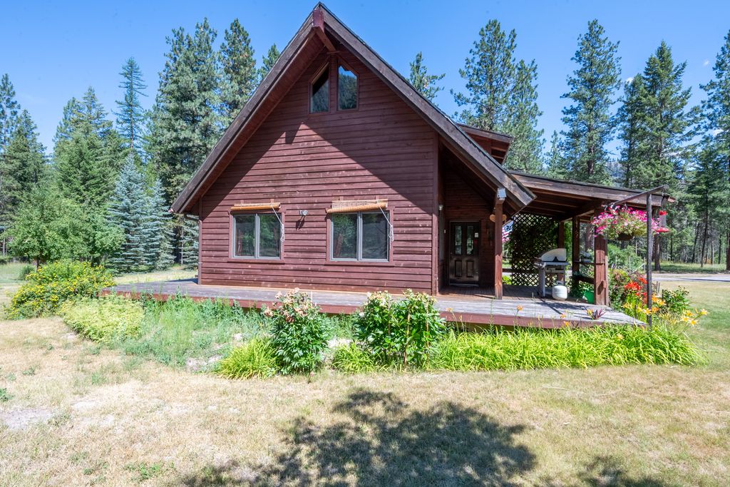 Image 12 of property listing at 80 Pattee Road, Superior, MT 59872