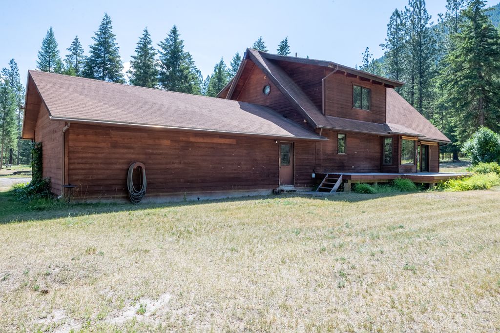 Image 16 of property listing at 80 Pattee Road, Superior, MT 59872