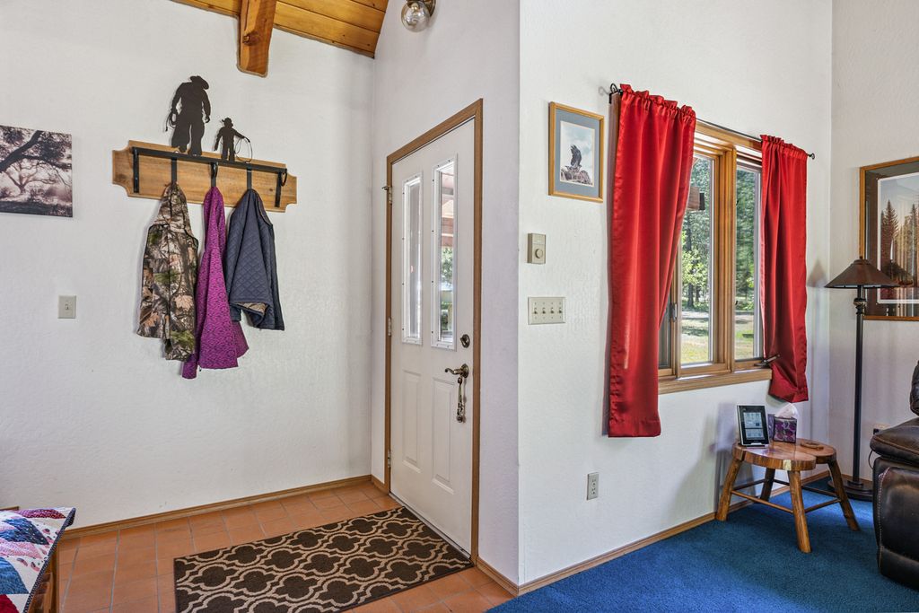Image 18 of property listing at 80 Pattee Road, Superior, MT 59872