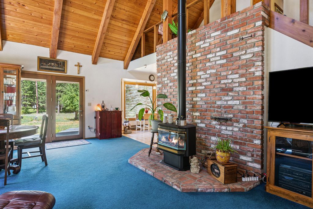 Image 20 of property listing at 80 Pattee Road, Superior, MT 59872