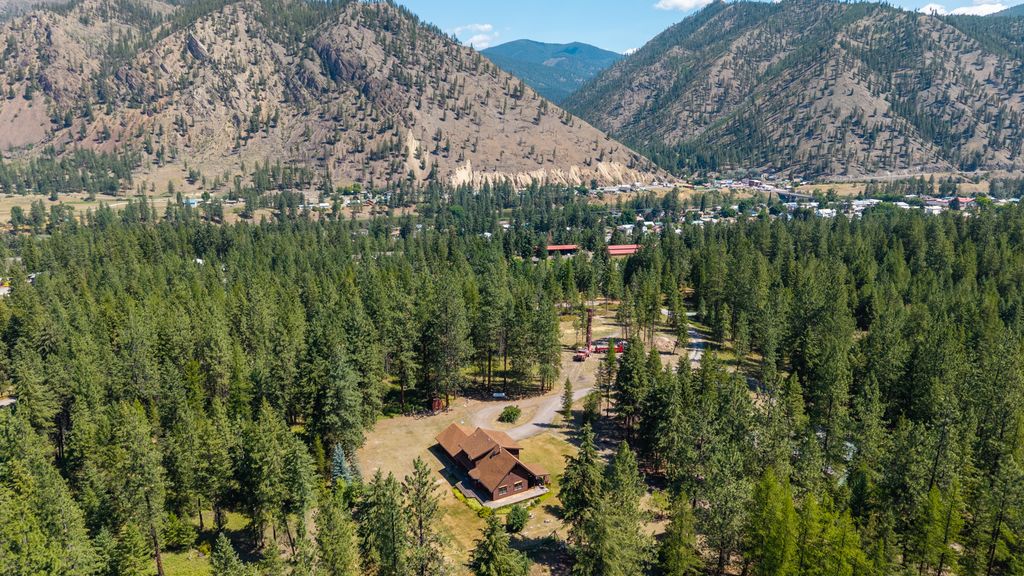 Image 4 of property listing at 80 Pattee Road, Superior, MT 59872