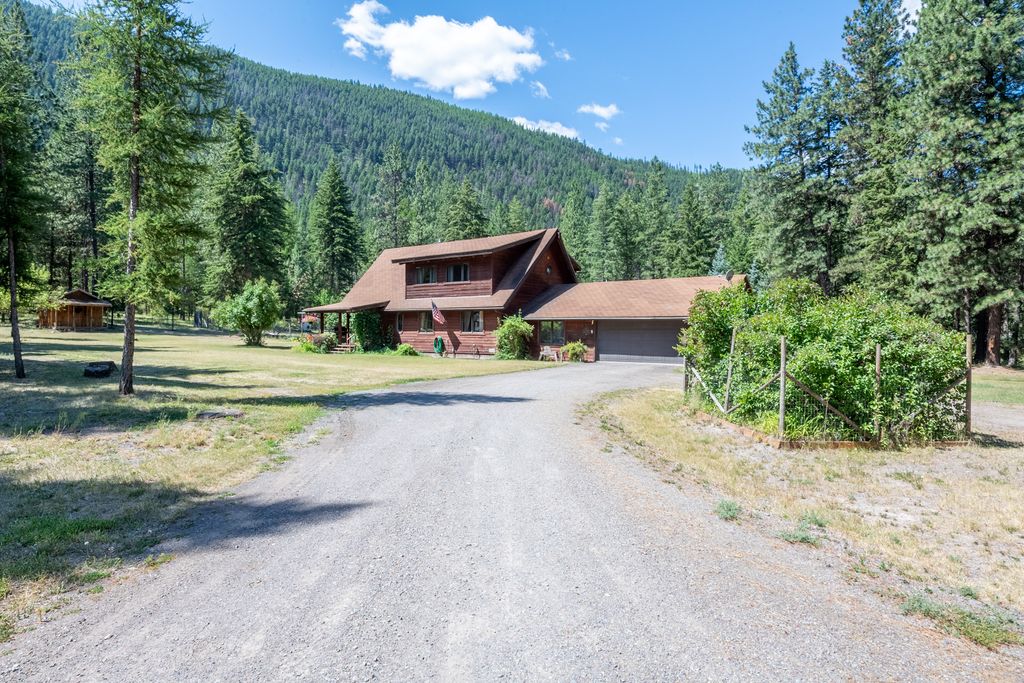 Image 6 of property listing at 80 Pattee Road, Superior, MT 59872