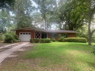 1411 Greenbrier Drive, Mobile, AL 36605