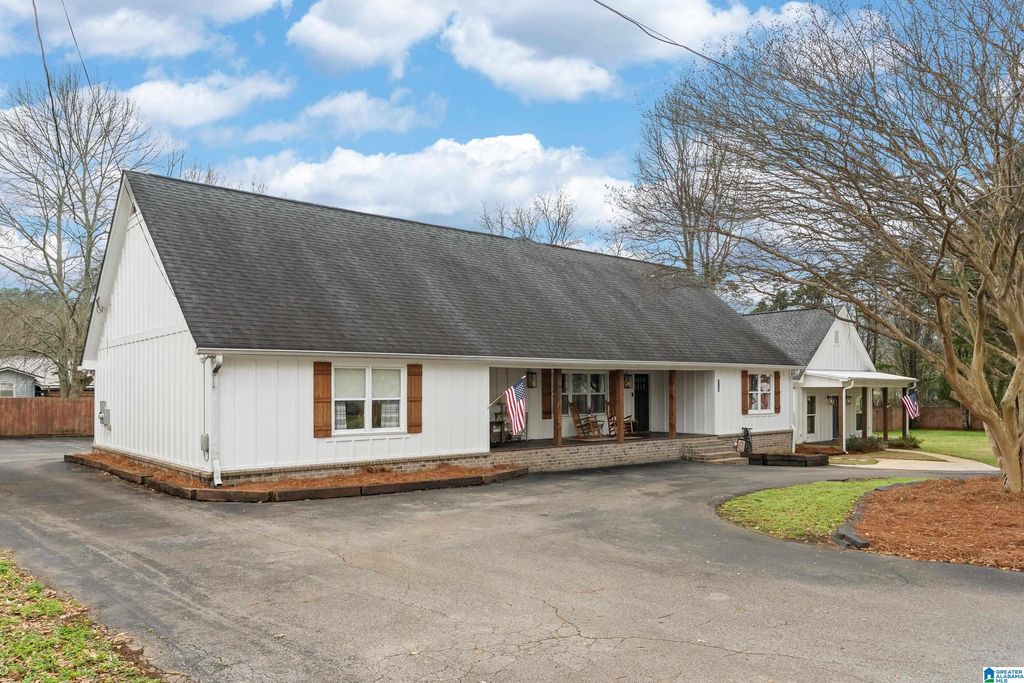 210 FORMAN STREET, Springville, AL 35146